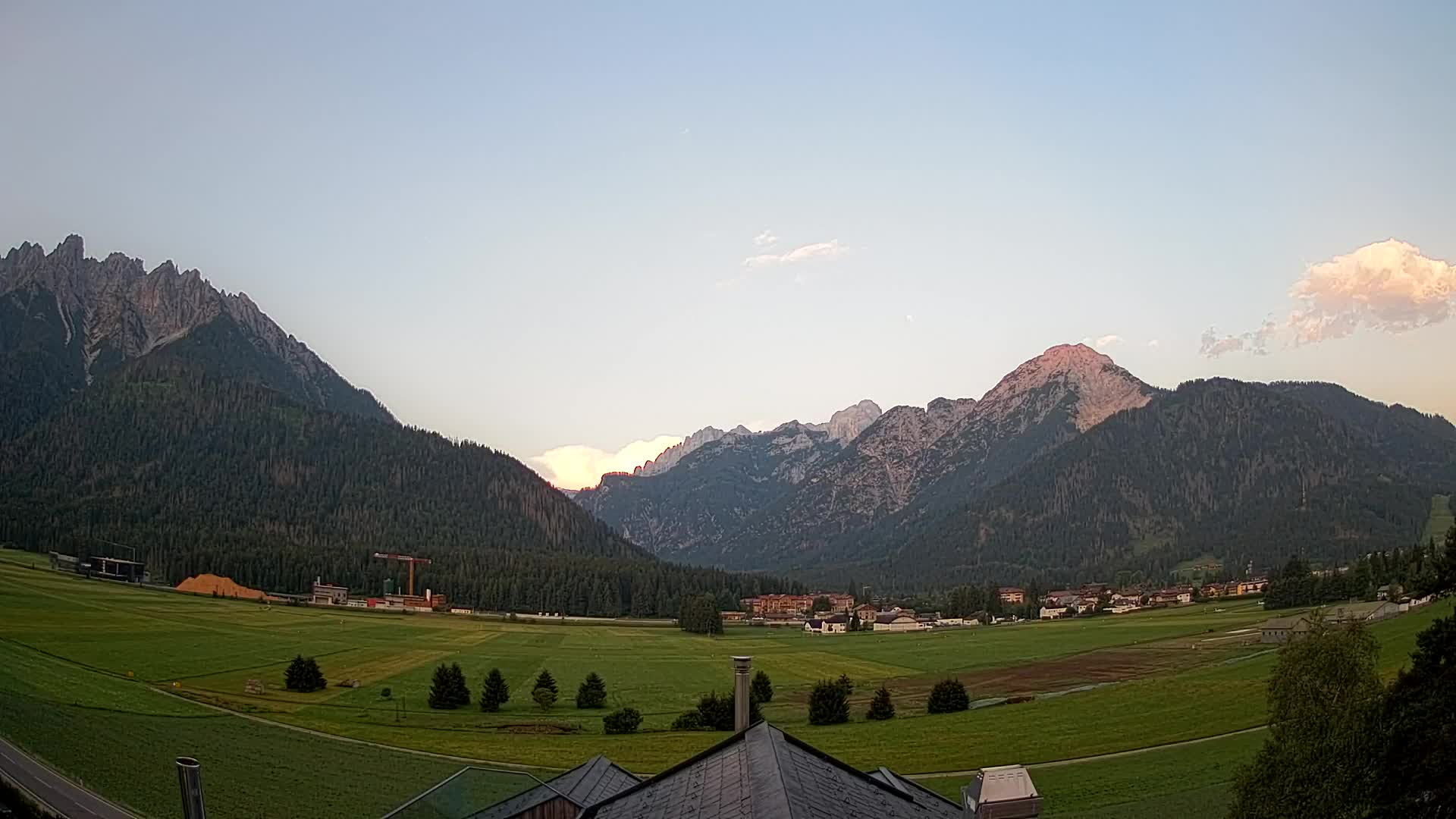Web kamera Toblach Dolomiti – Pogled s Hotela Rosengarten