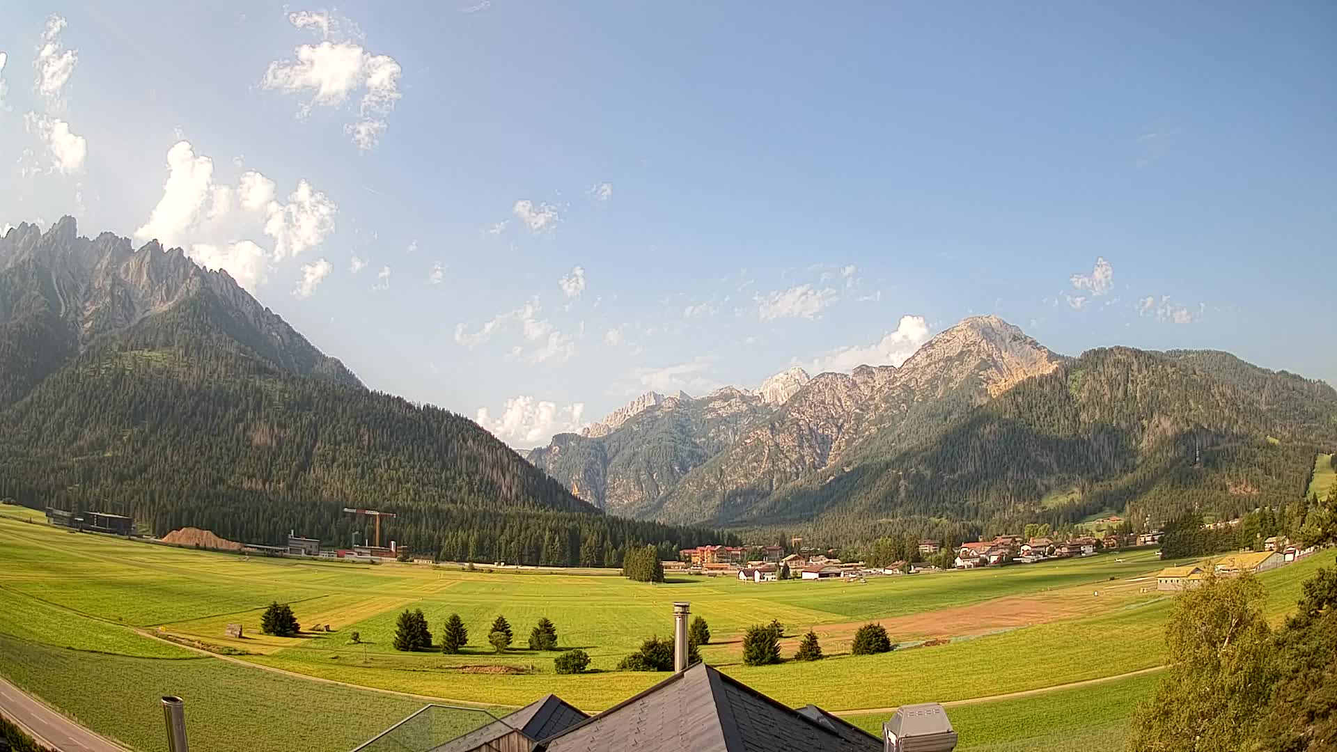 Web kamera Toblach Dolomiti – Pogled s Hotela Rosengarten