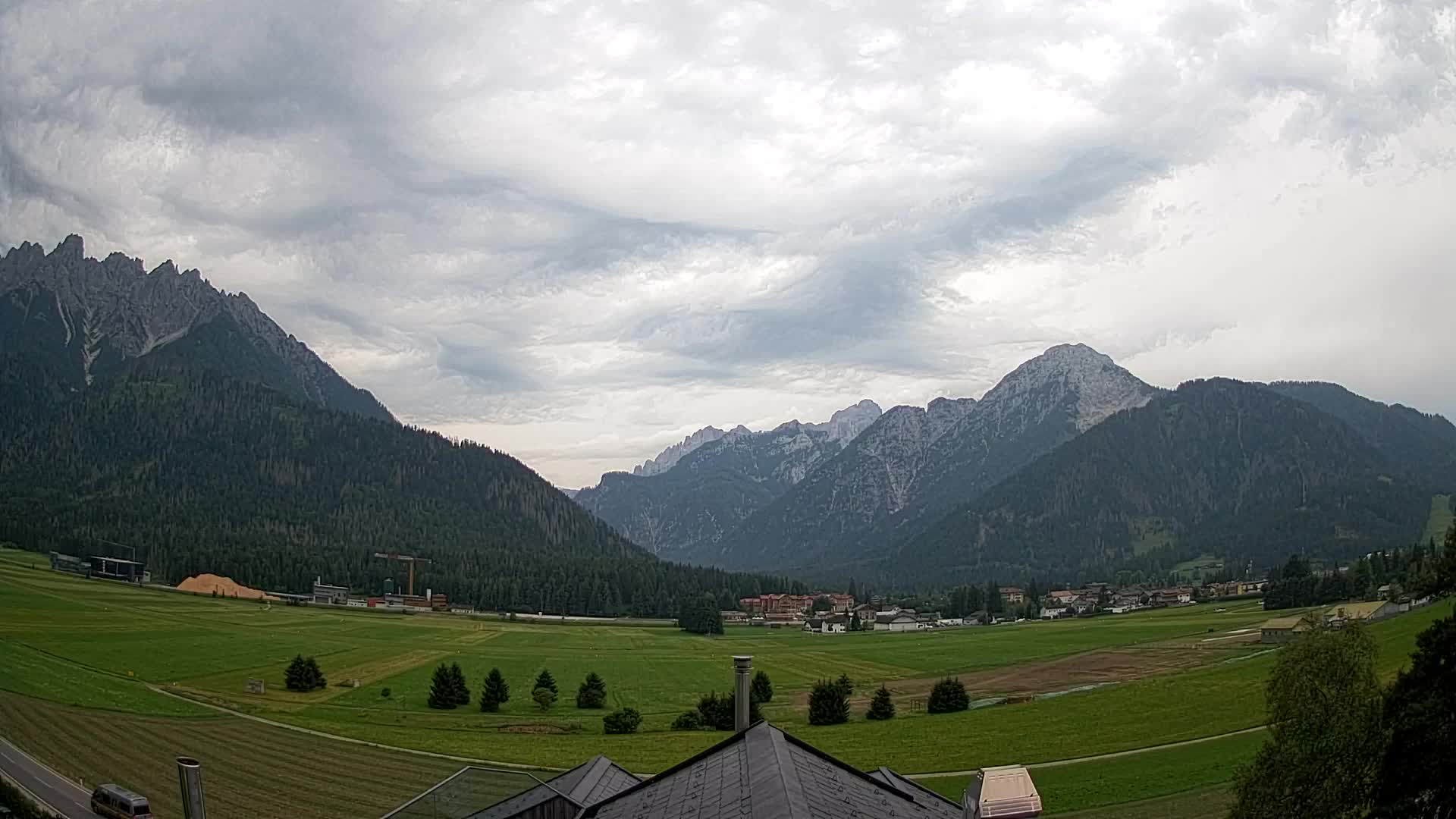 Spletna kamera Toblach Dolomiti – Pogled iz hotela Rosengarten