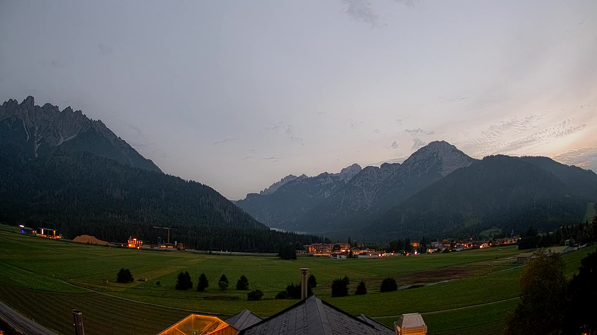 Spletna kamera Toblach Dolomiti – Pogled iz hotela Rosengarten