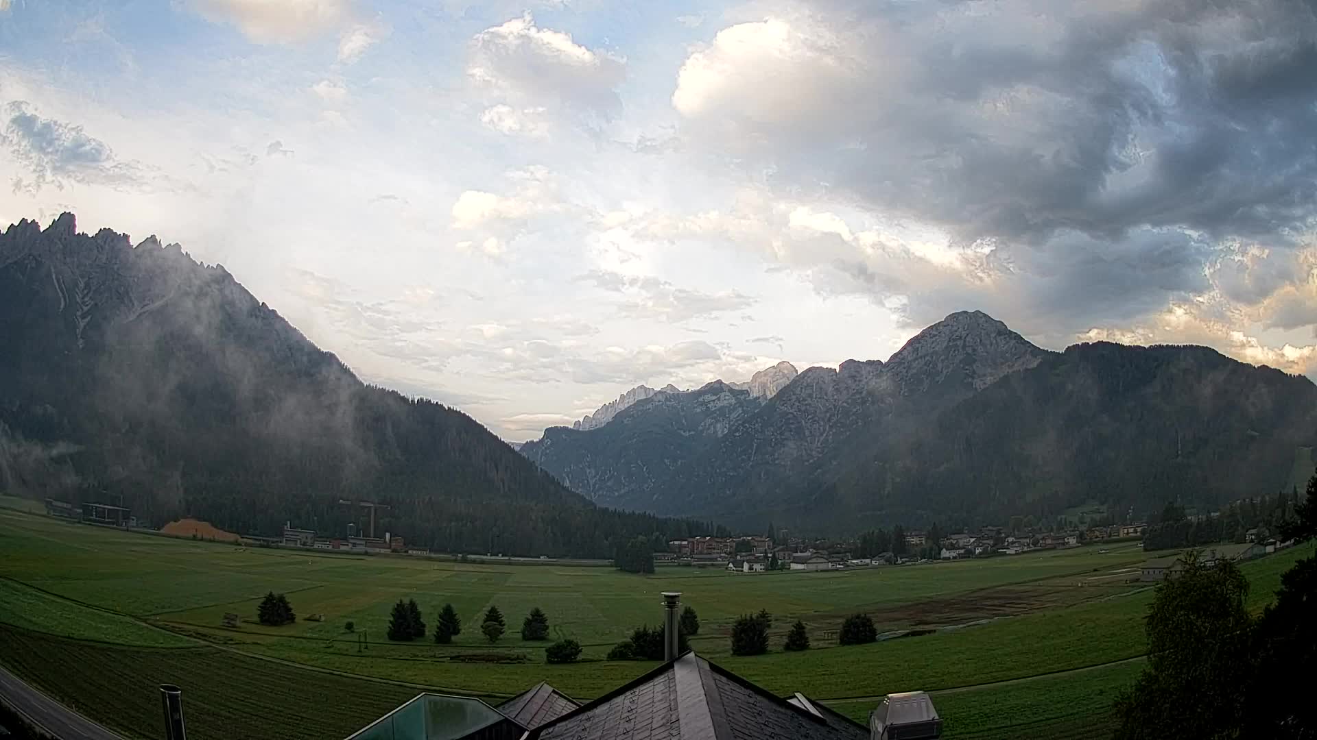 Webcam Toblach Dolomites – View from Hotel Rosengarten