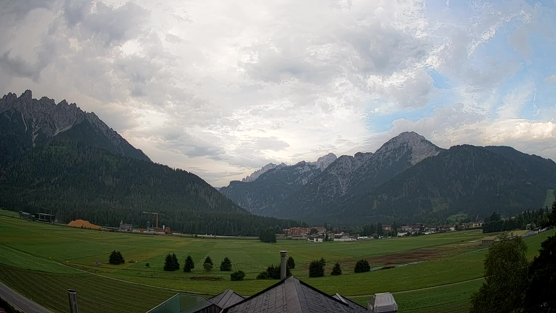 Webcam Toblach Dolomites – View from Hotel Rosengarten