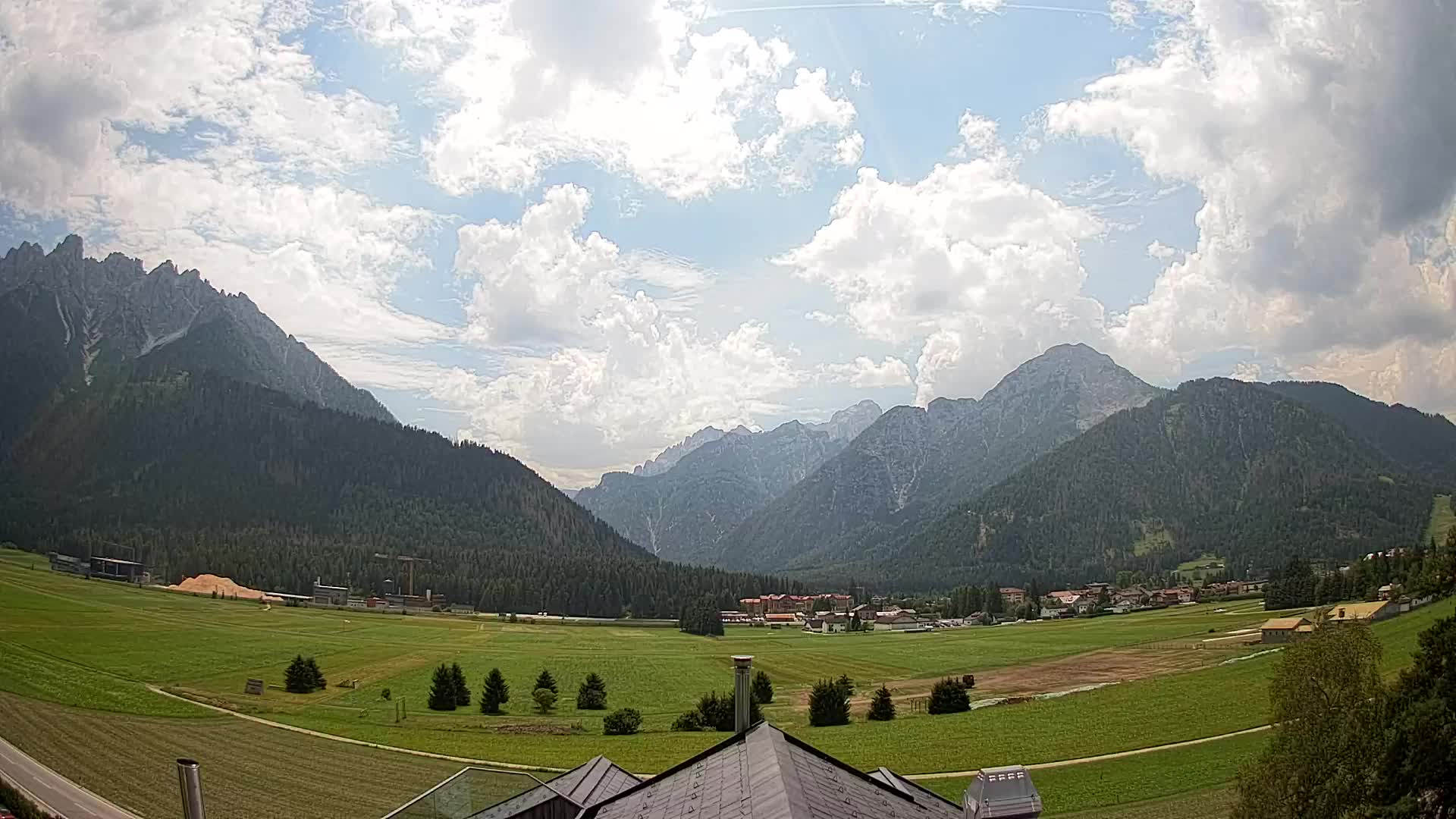 Web kamera Toblach Dolomiti – Pogled s Hotela Rosengarten