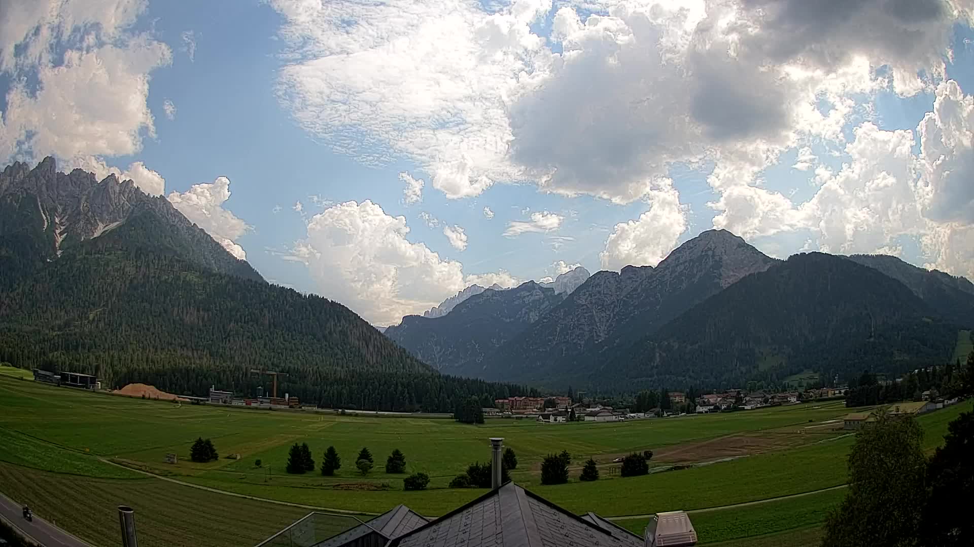 Webcam Toblach Dolomites – View from Hotel Rosengarten