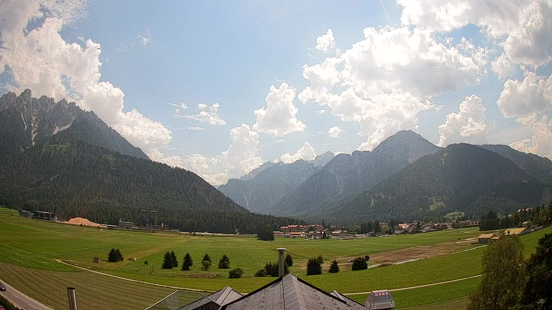 Webcam Toblach Dolomites – View from Hotel Rosengarten