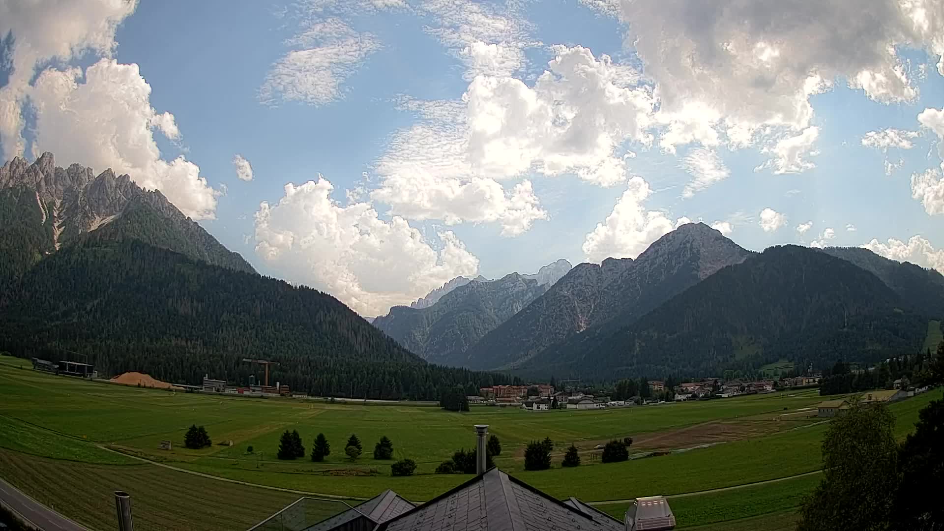 Web kamera Toblach Dolomiti – Pogled s Hotela Rosengarten