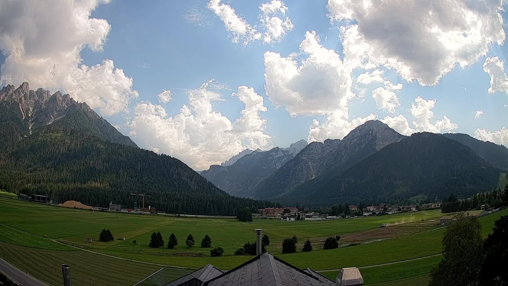 Webcam Toblach Dolomites – View from Hotel Rosengarten