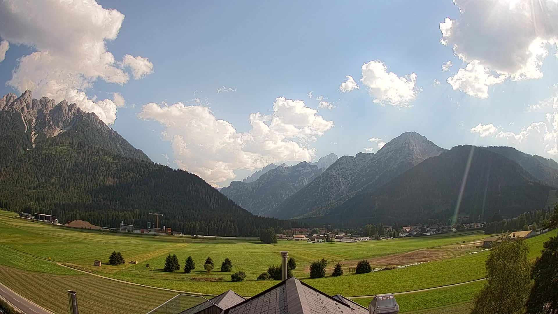 Web kamera Toblach Dolomiti – Pogled s Hotela Rosengarten