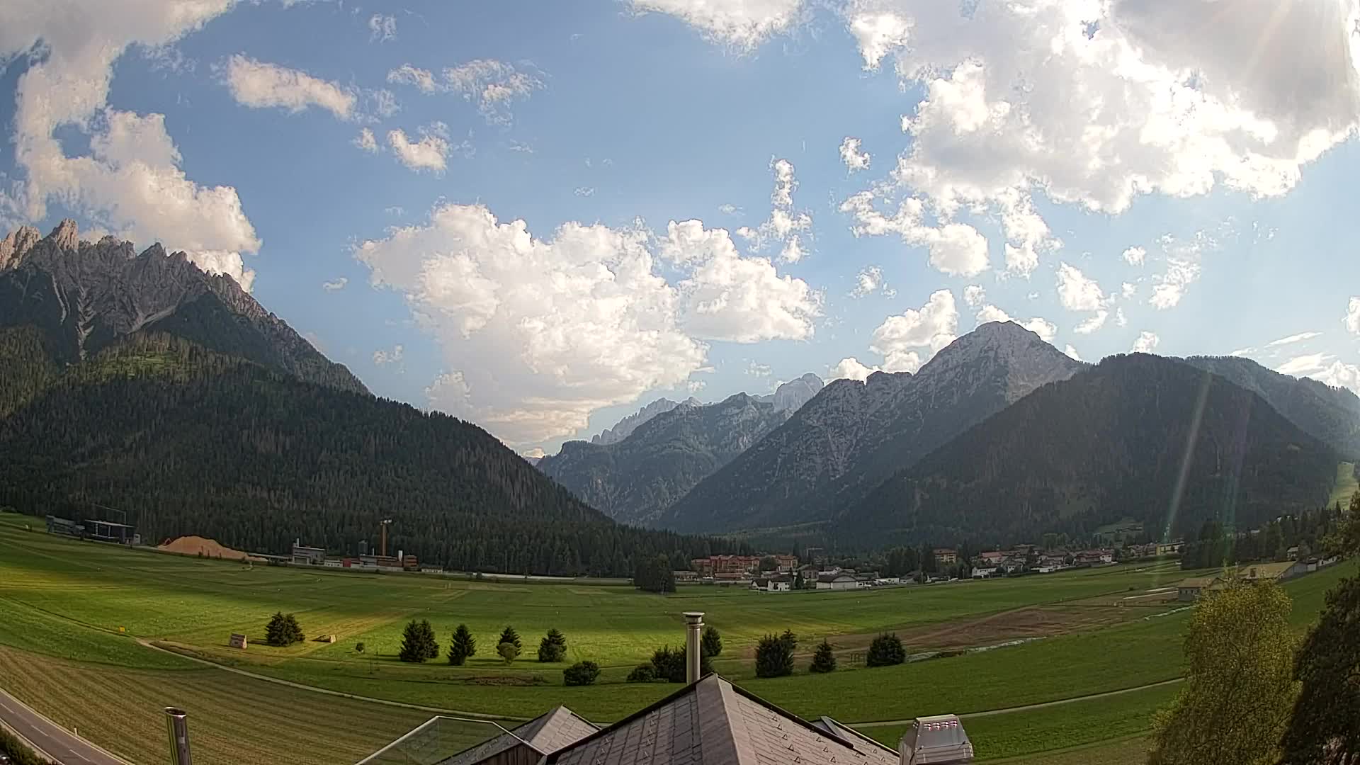 Spletna kamera Toblach Dolomiti – Pogled iz hotela Rosengarten
