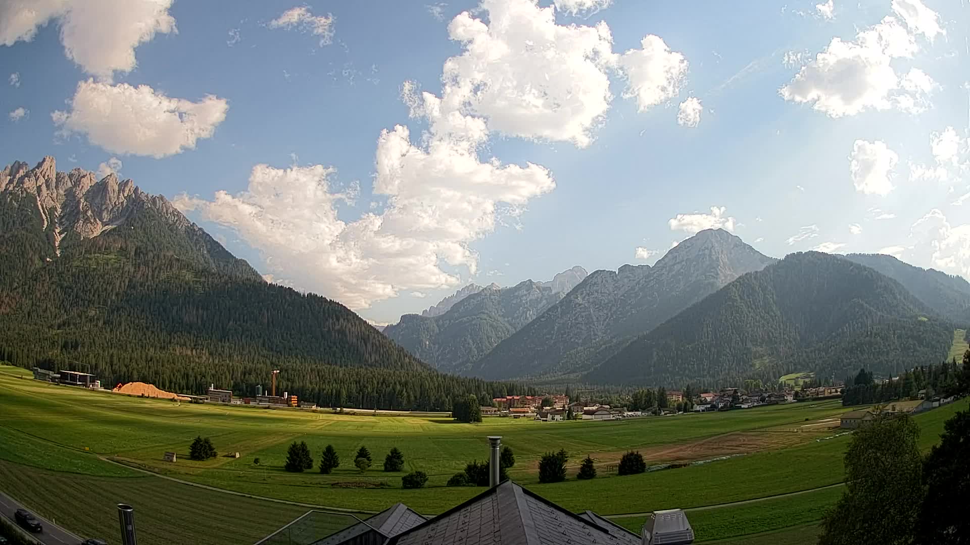 Spletna kamera Toblach Dolomiti – Pogled iz hotela Rosengarten