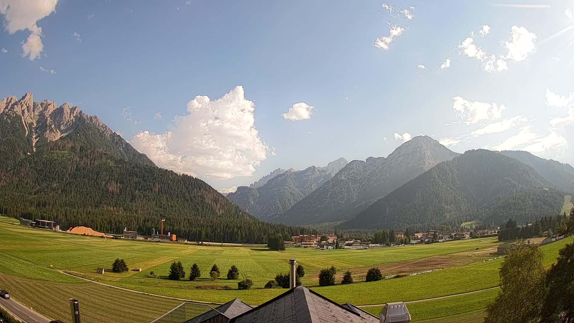 Web kamera Toblach Dolomiti – Pogled s Hotela Rosengarten