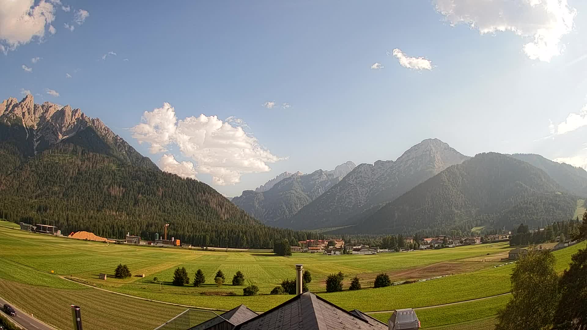 Spletna kamera Toblach Dolomiti – Pogled iz hotela Rosengarten