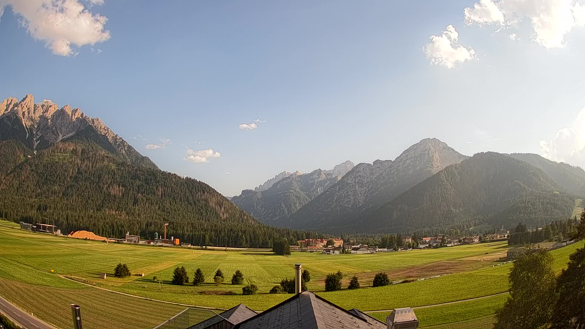 Spletna kamera Toblach Dolomiti – Pogled iz hotela Rosengarten
