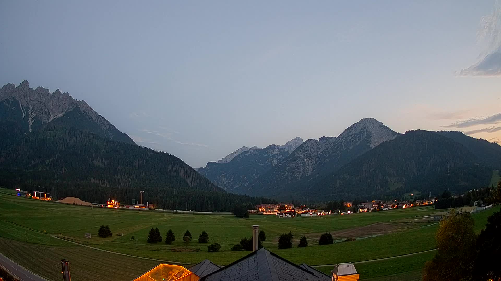 Spletna kamera Toblach Dolomiti – Pogled iz hotela Rosengarten