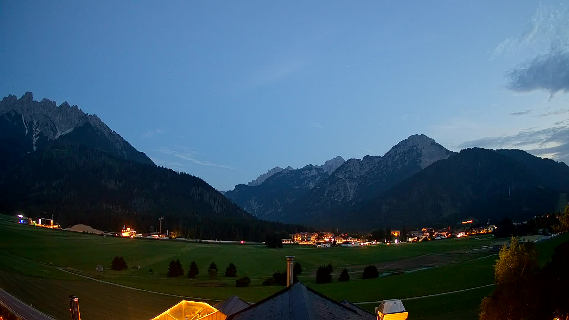 Spletna kamera Toblach Dolomiti – Pogled iz hotela Rosengarten