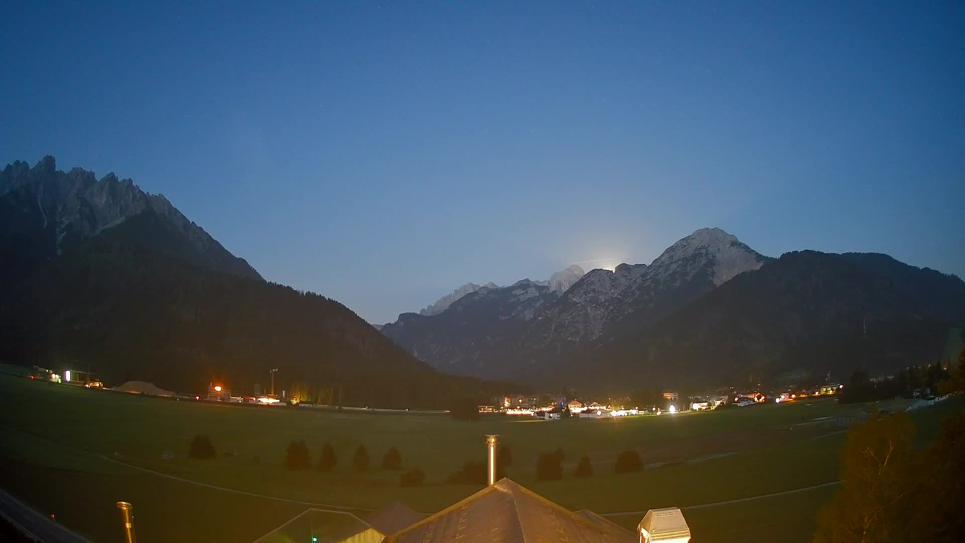 Web kamera Toblach Dolomiti – Pogled s Hotela Rosengarten