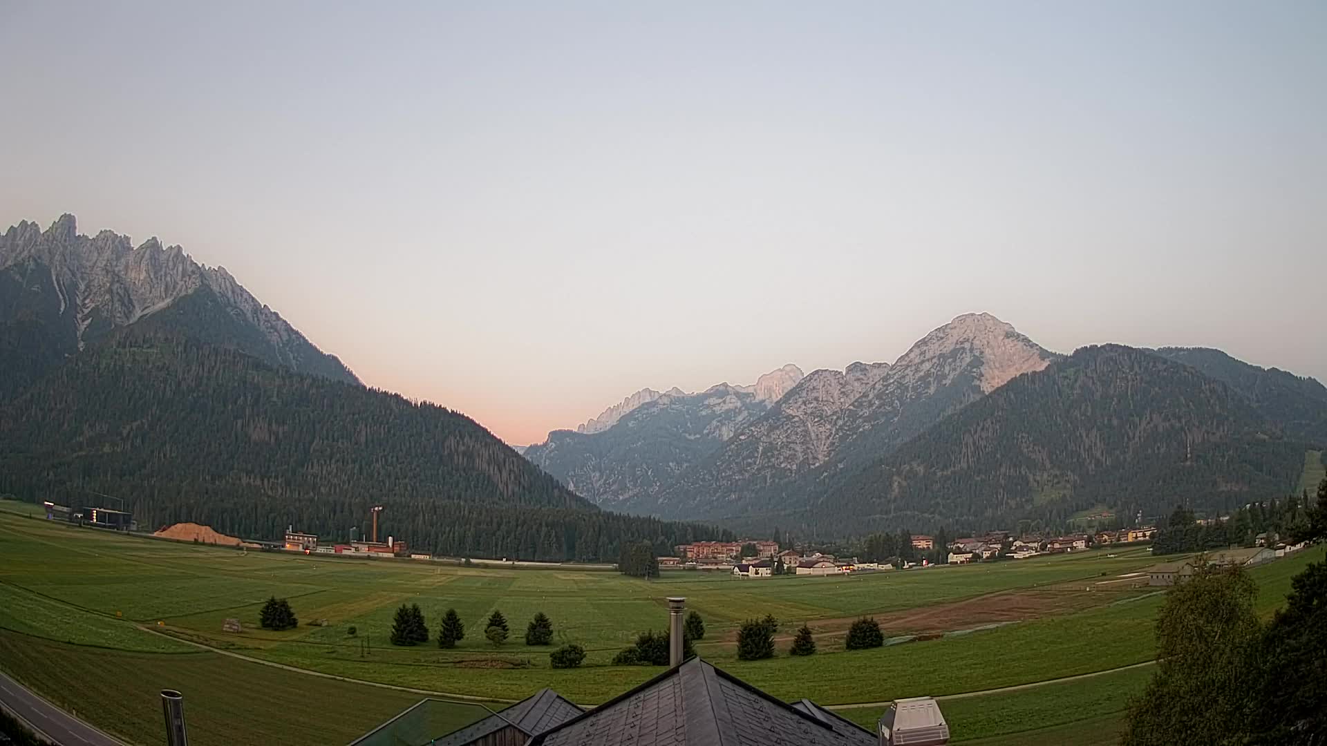 Spletna kamera Toblach Dolomiti – Pogled iz hotela Rosengarten