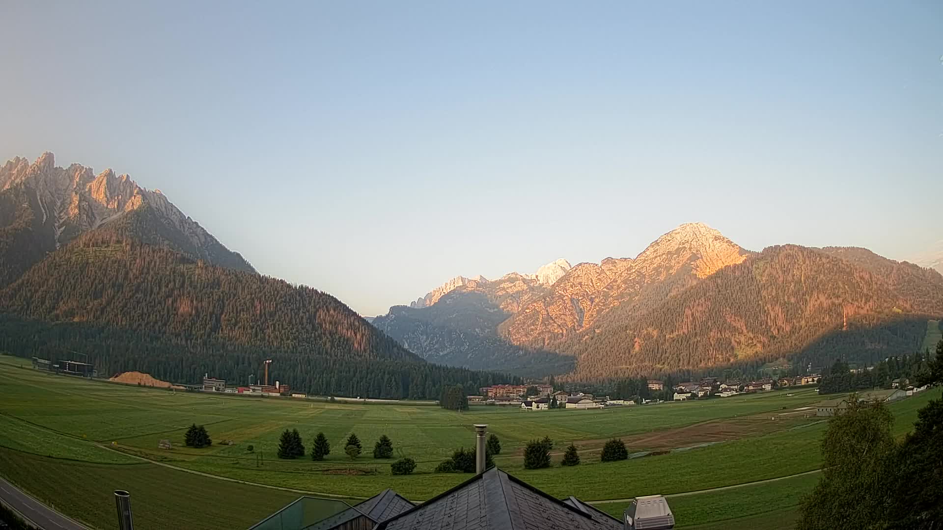 Webcam Toblach Dolomites – View from Hotel Rosengarten