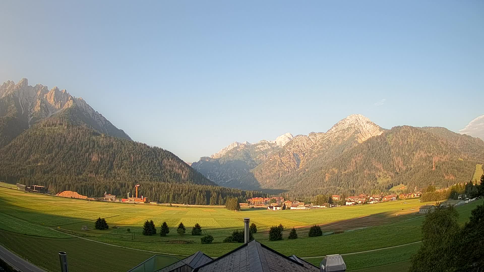 Spletna kamera Toblach Dolomiti – Pogled iz hotela Rosengarten