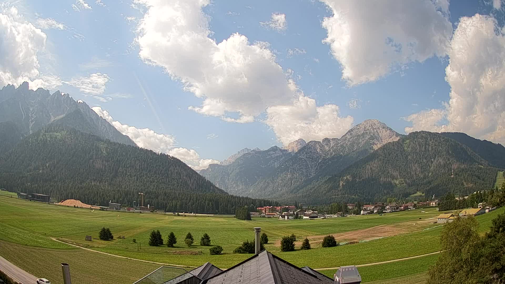 Spletna kamera Toblach Dolomiti – Pogled iz hotela Rosengarten