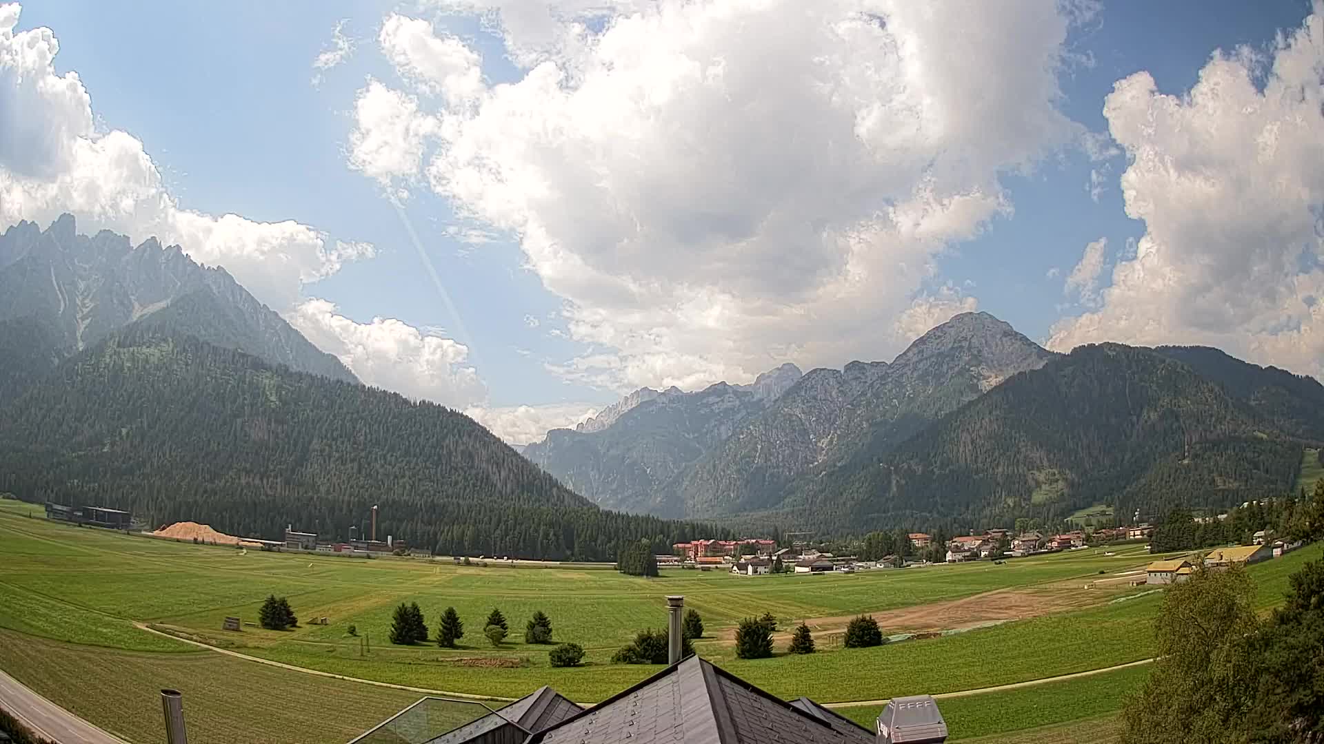 Spletna kamera Toblach Dolomiti – Pogled iz hotela Rosengarten