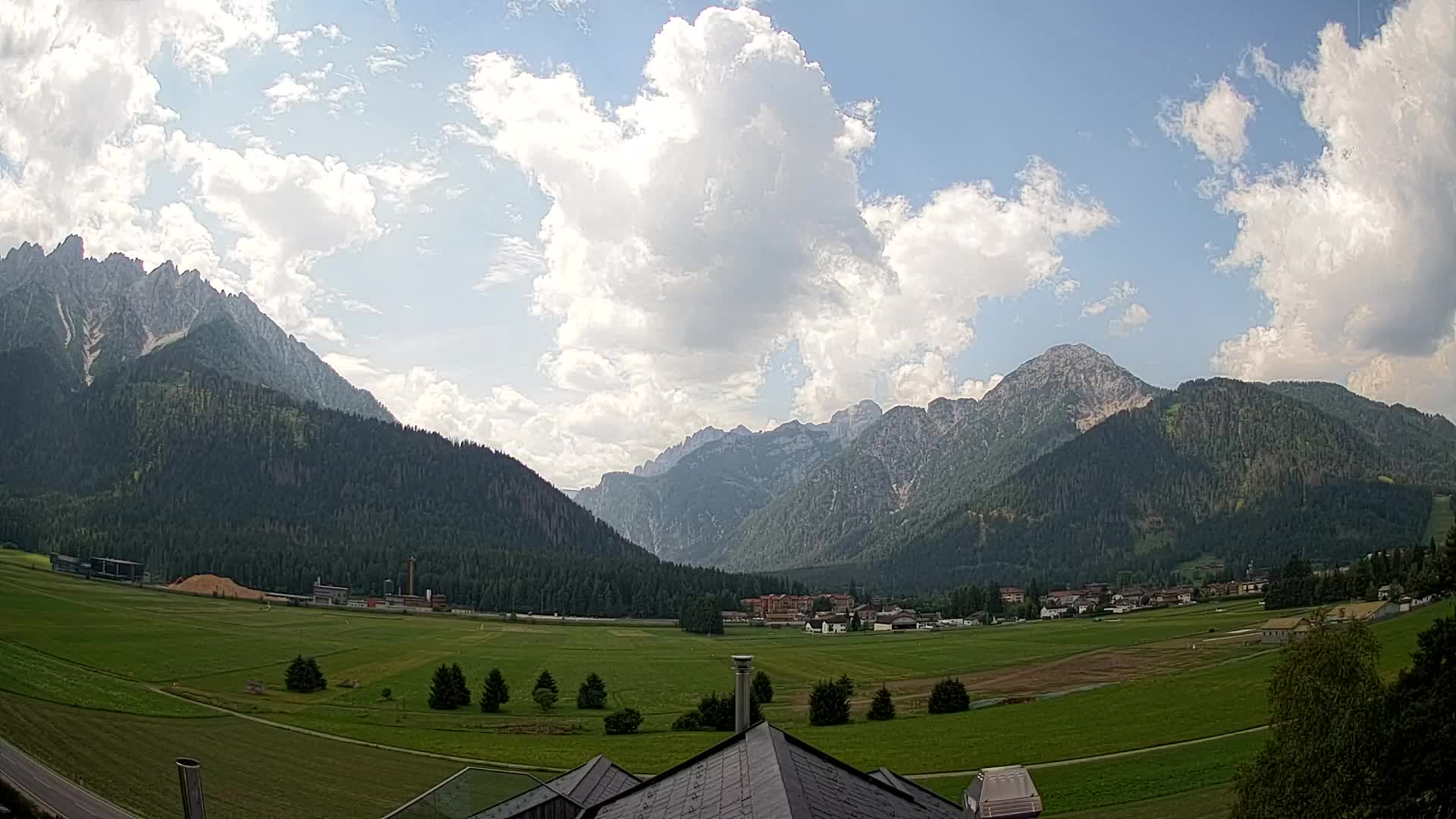 Webcam Toblach Dolomites – View from Hotel Rosengarten