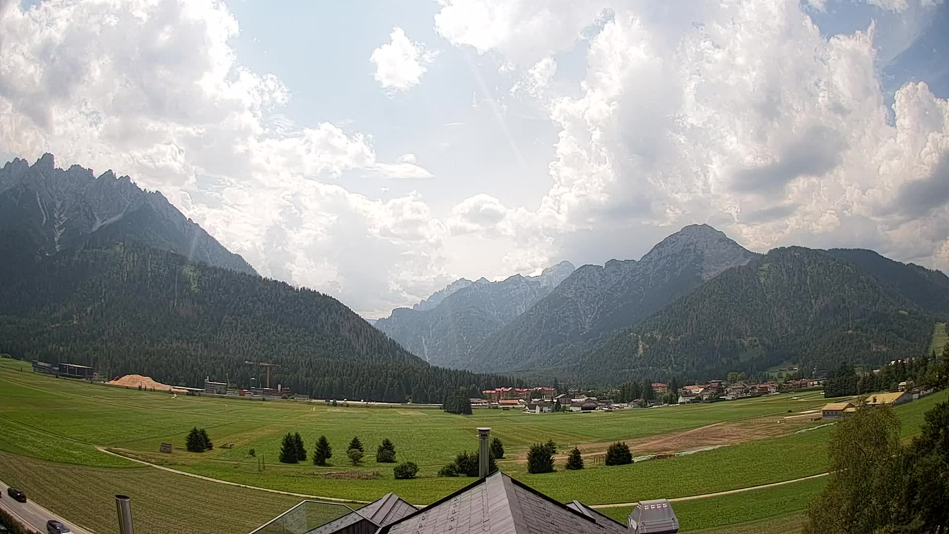 Spletna kamera Toblach Dolomiti – Pogled iz hotela Rosengarten