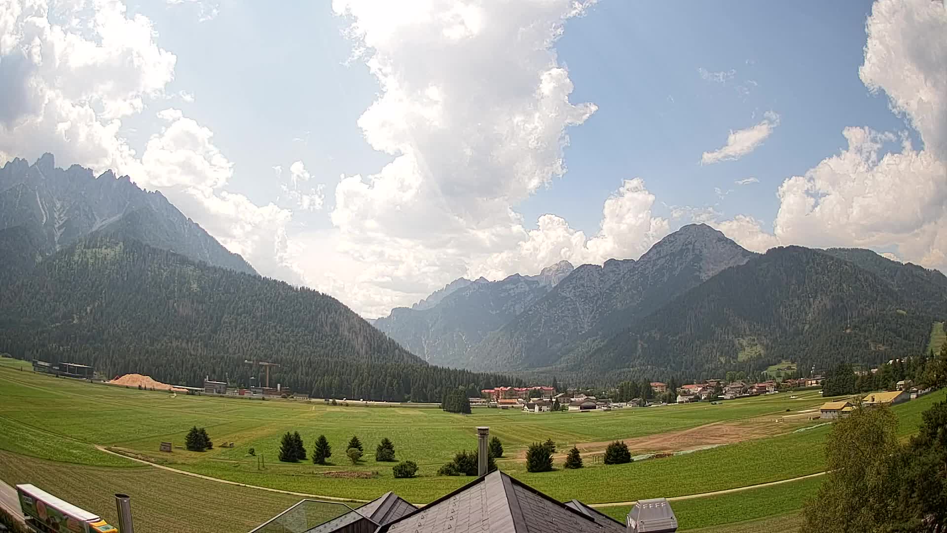 Web kamera Toblach Dolomiti – Pogled s Hotela Rosengarten