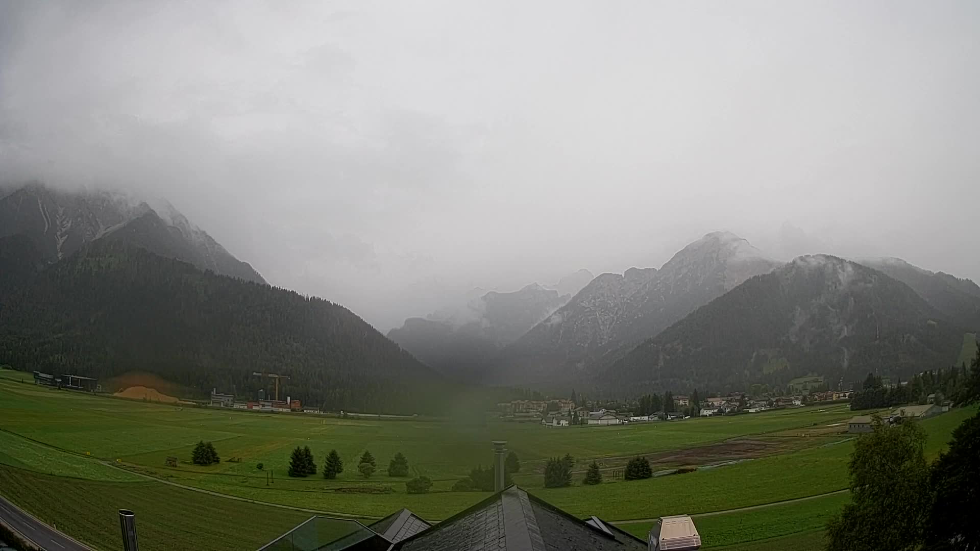 Spletna kamera Toblach Dolomiti – Pogled iz hotela Rosengarten