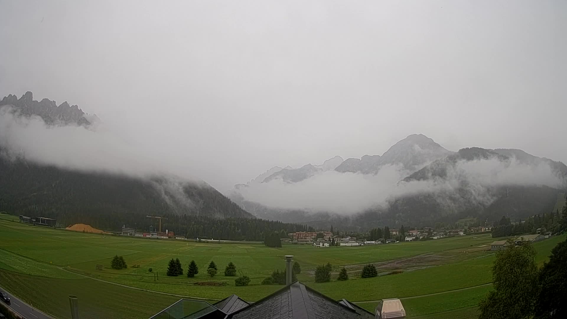 Spletna kamera Toblach Dolomiti – Pogled iz hotela Rosengarten