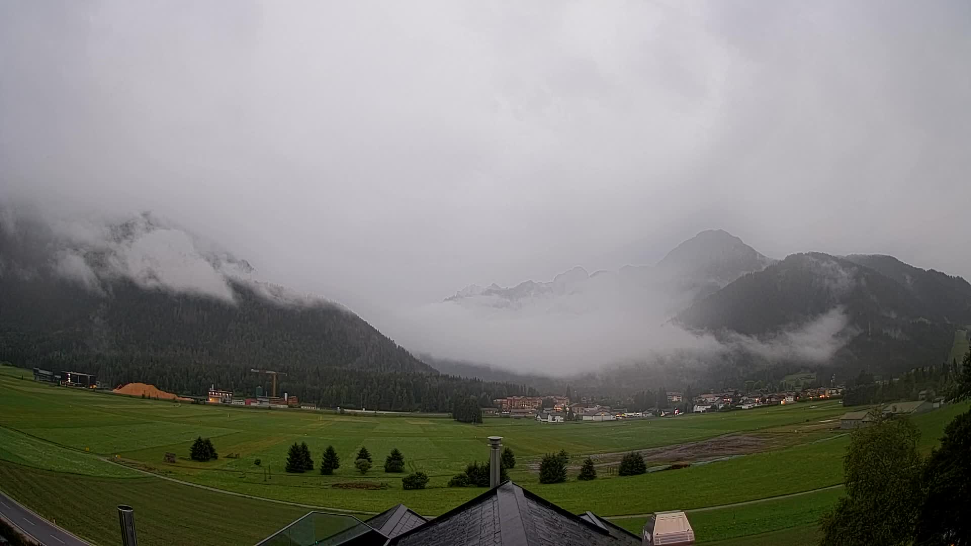 Web kamera Toblach Dolomiti – Pogled s Hotela Rosengarten