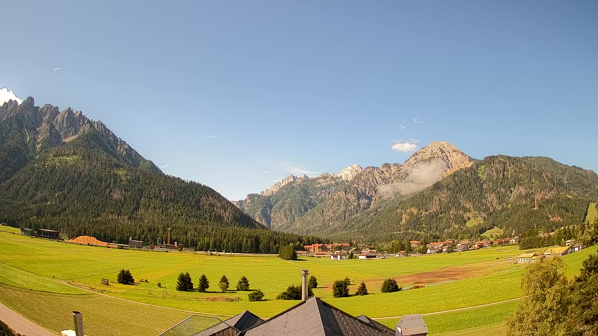 Webcam Toblach Dolomites – View from Hotel Rosengarten