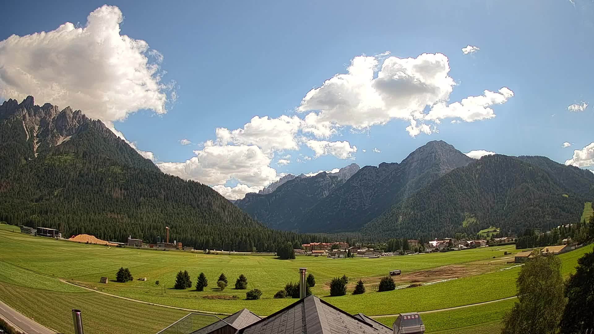Webcam Toblach Dolomites – View from Hotel Rosengarten