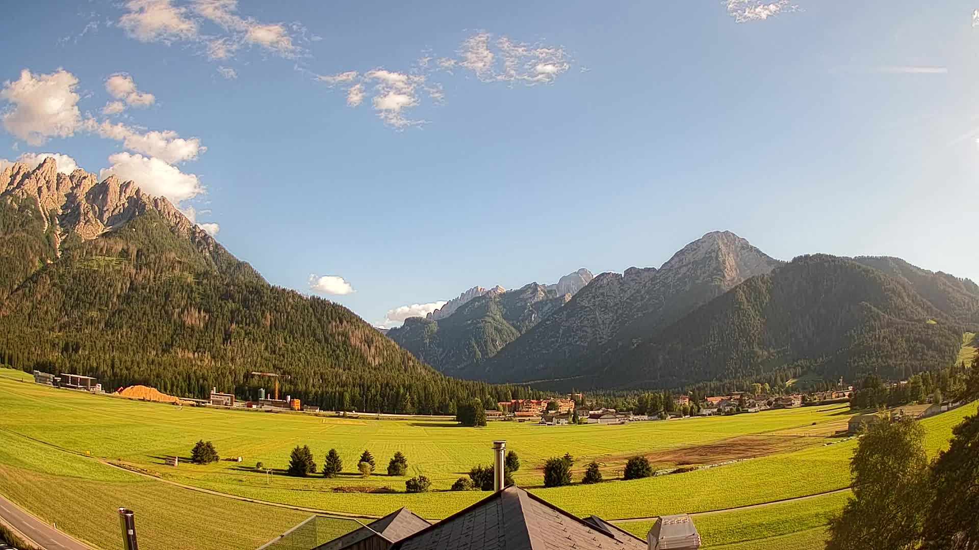 Web kamera Toblach Dolomiti – Pogled s Hotela Rosengarten