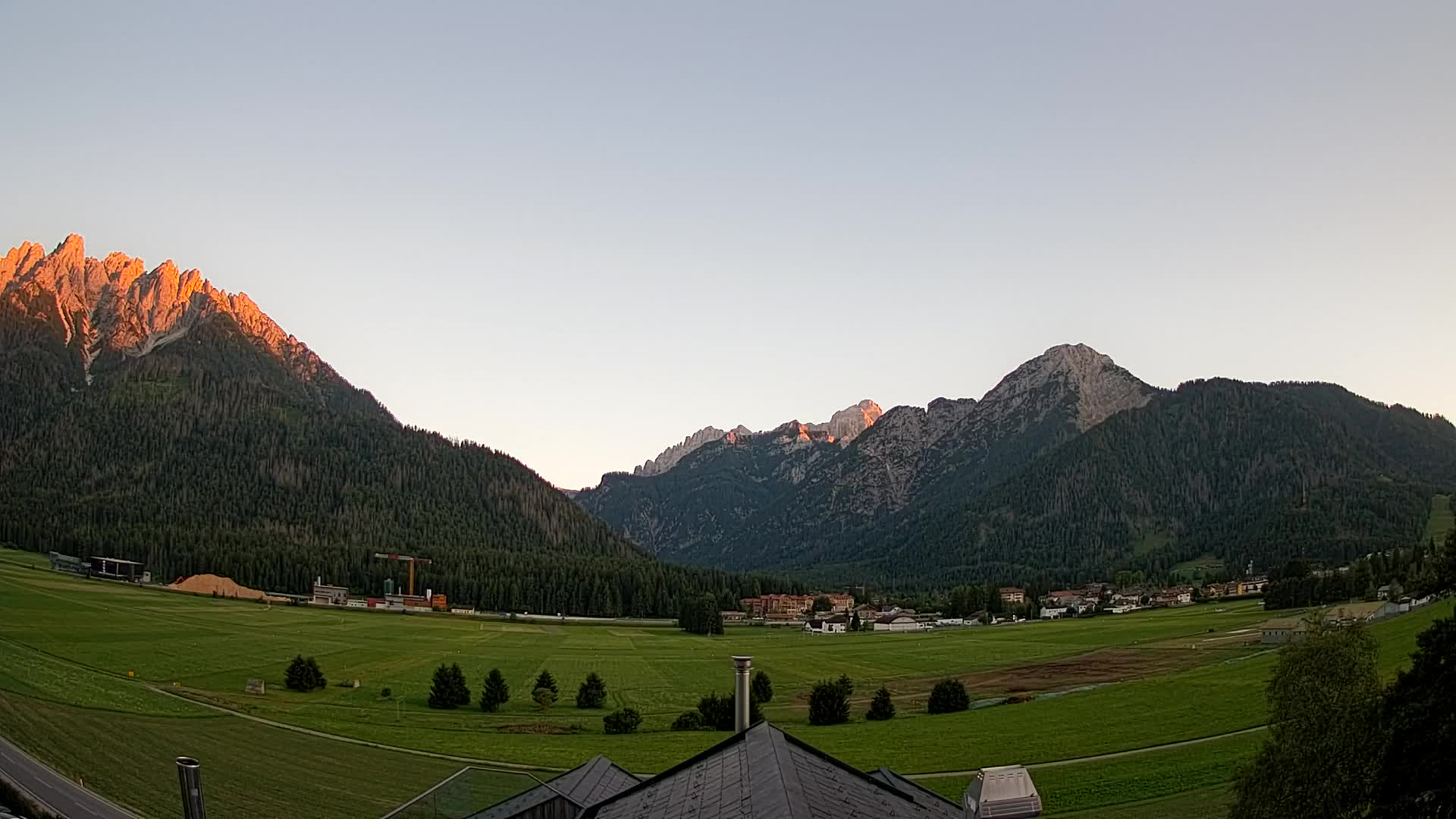 Webcam Toblach Dolomites – View from Hotel Rosengarten