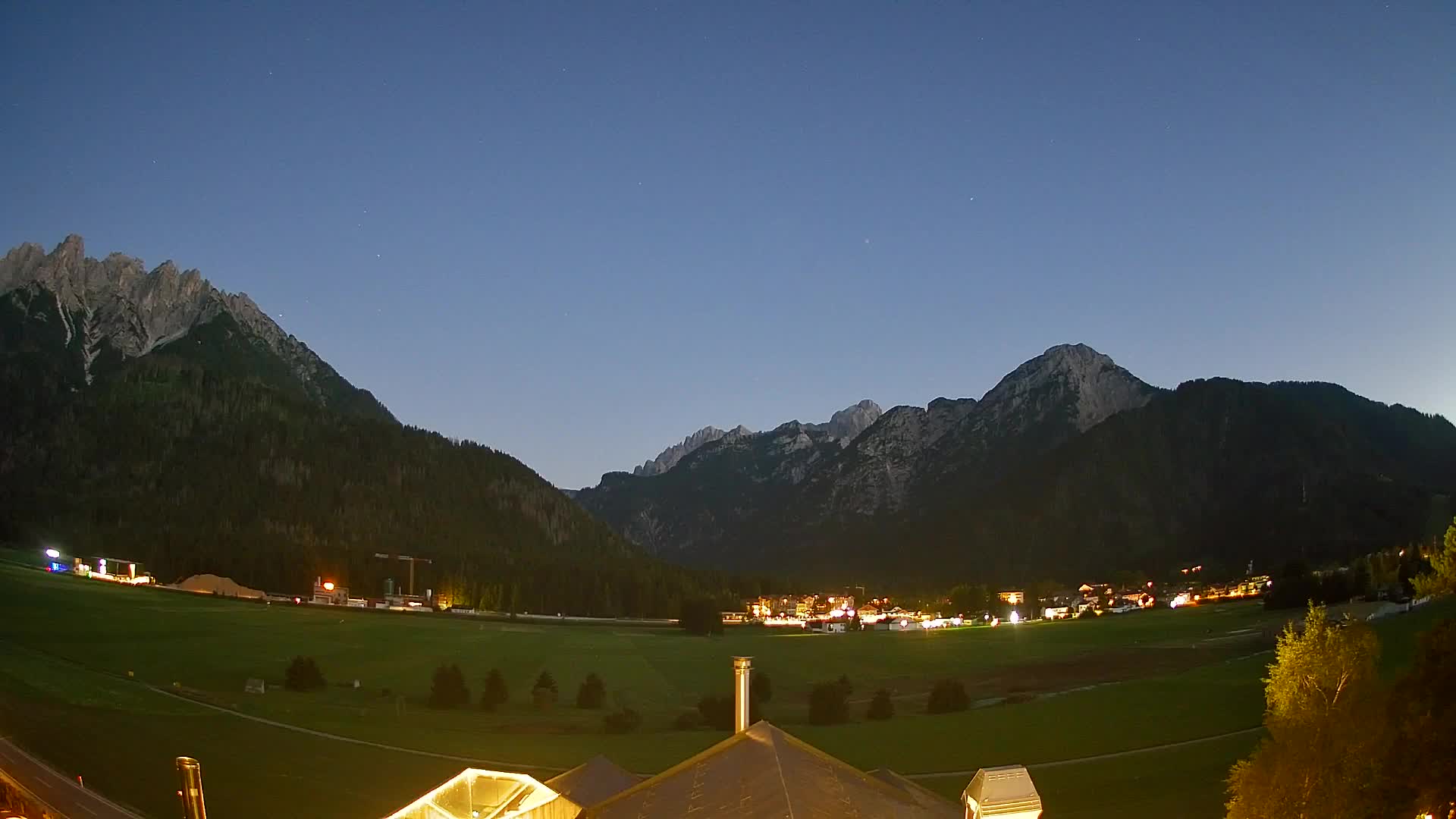 Web kamera Toblach Dolomiti – Pogled s Hotela Rosengarten