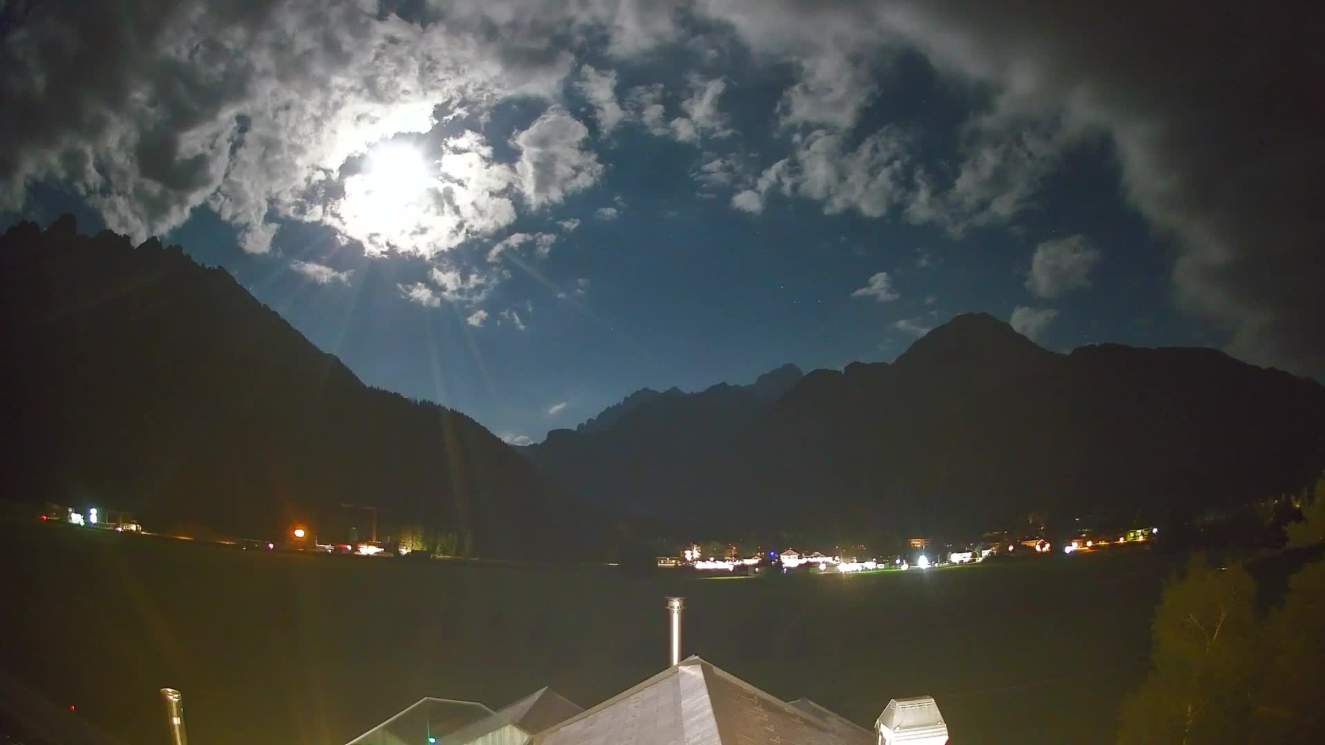 Webcam Toblach Dolomites – View from Hotel Rosengarten