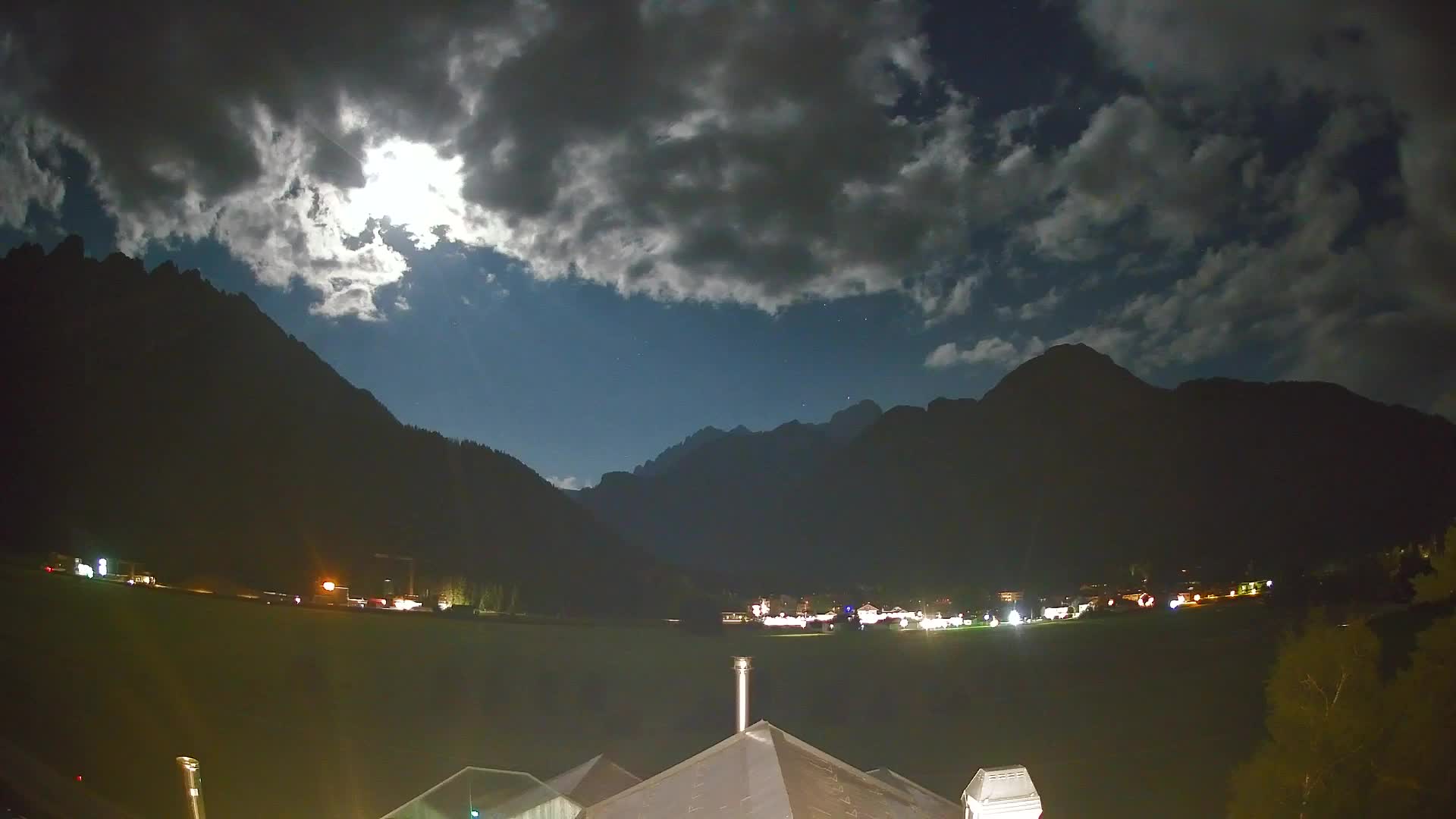 Webcam Toblach Dolomites – View from Hotel Rosengarten