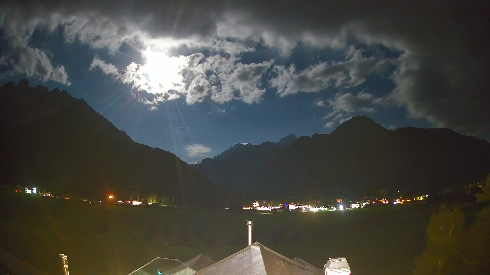 Web kamera Toblach Dolomiti – Pogled s Hotela Rosengarten