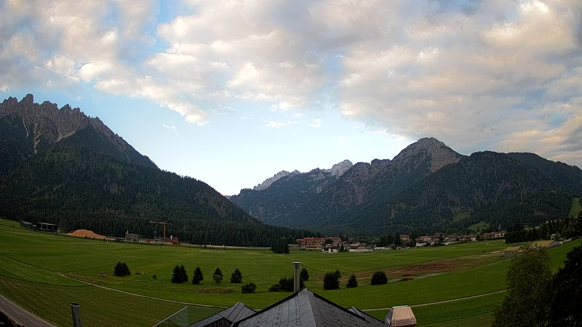 Webcam Toblach Dolomites – View from Hotel Rosengarten