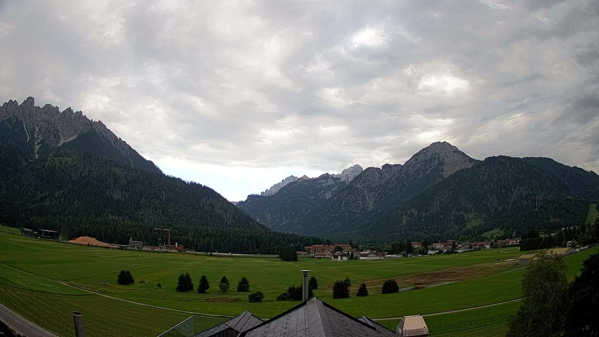 Webcam Toblach Dolomites – View from Hotel Rosengarten