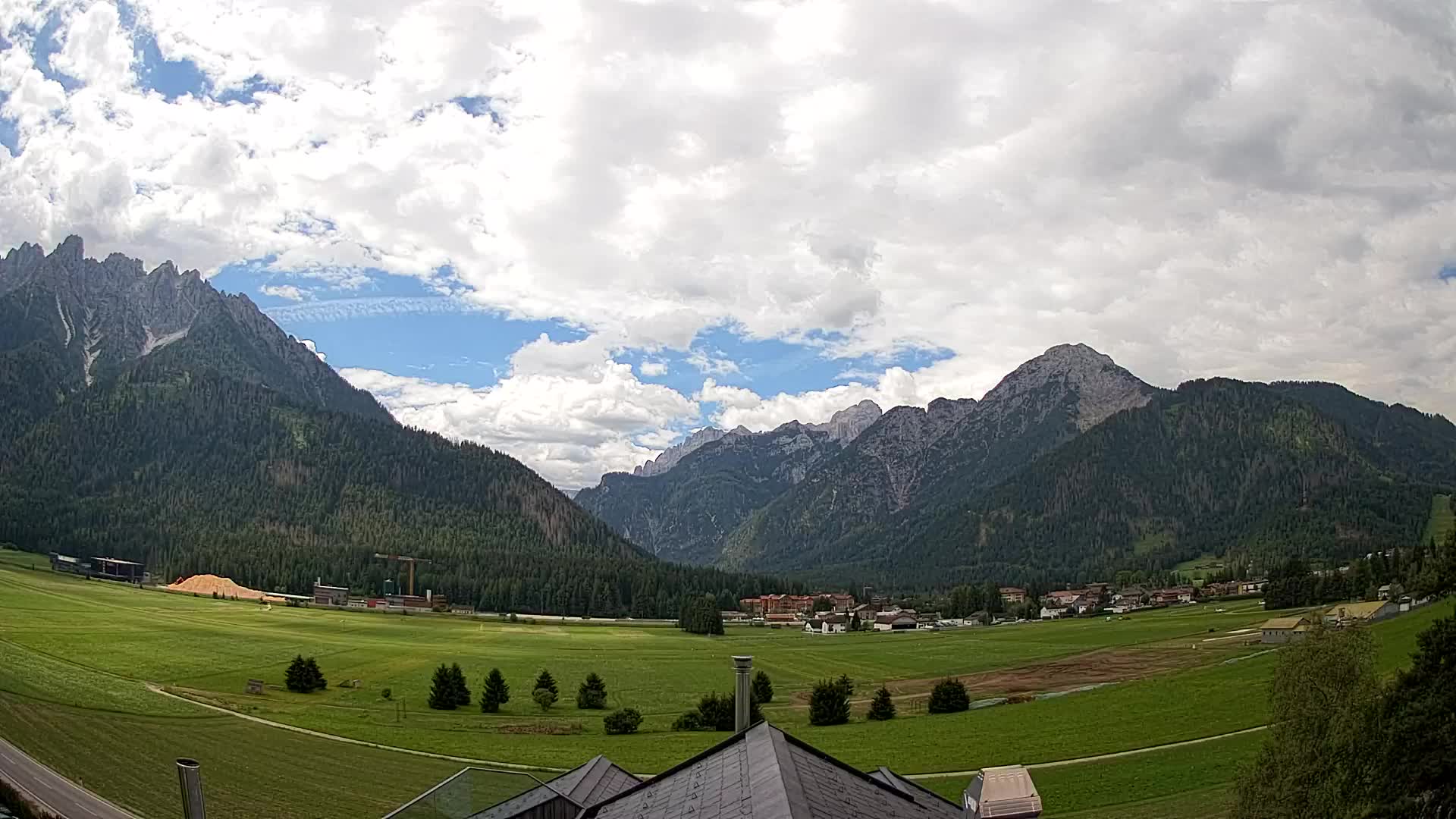 Webcam Toblach Dolomites – View from Hotel Rosengarten