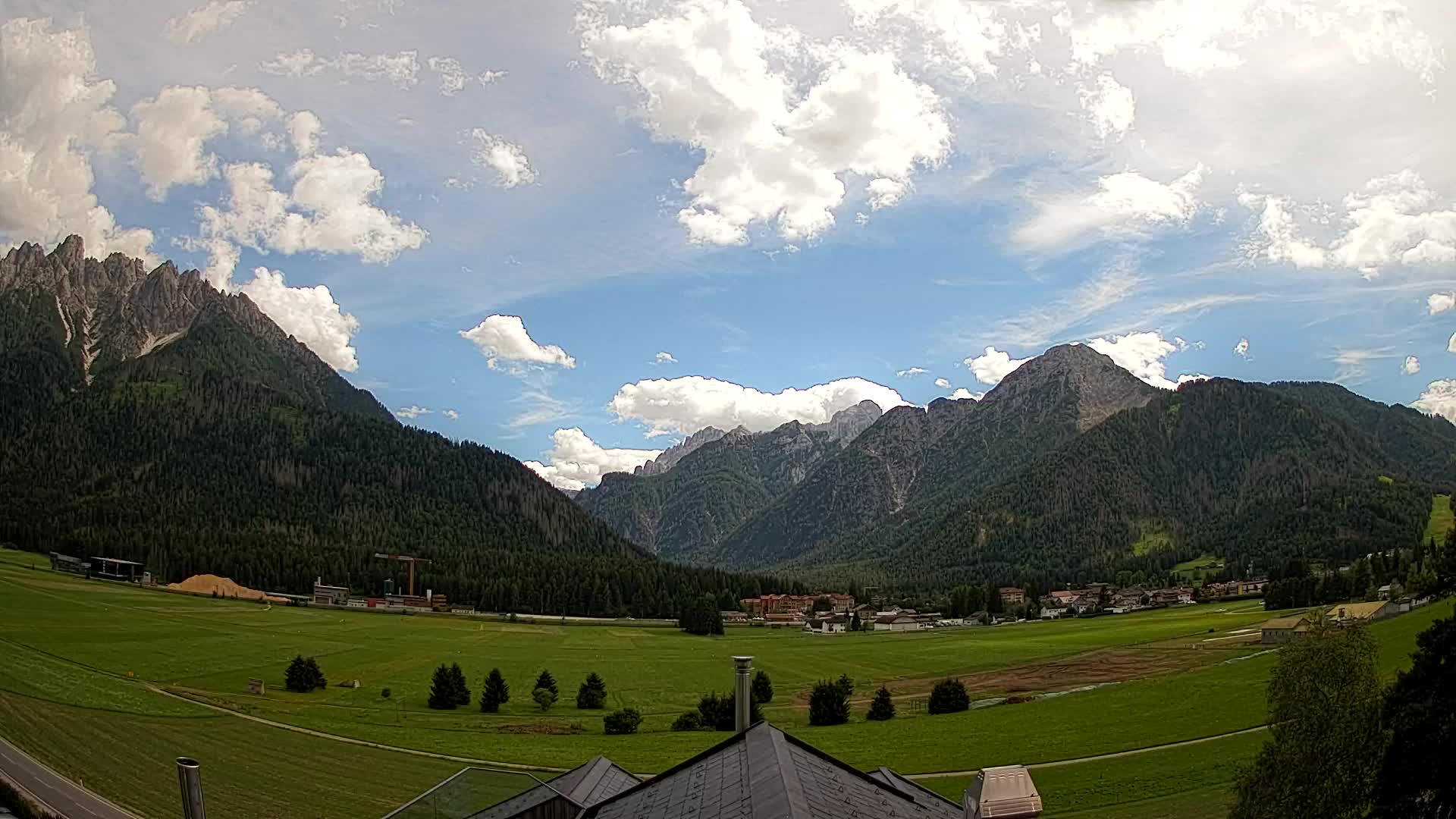 Webcam Toblach Dolomites – View from Hotel Rosengarten