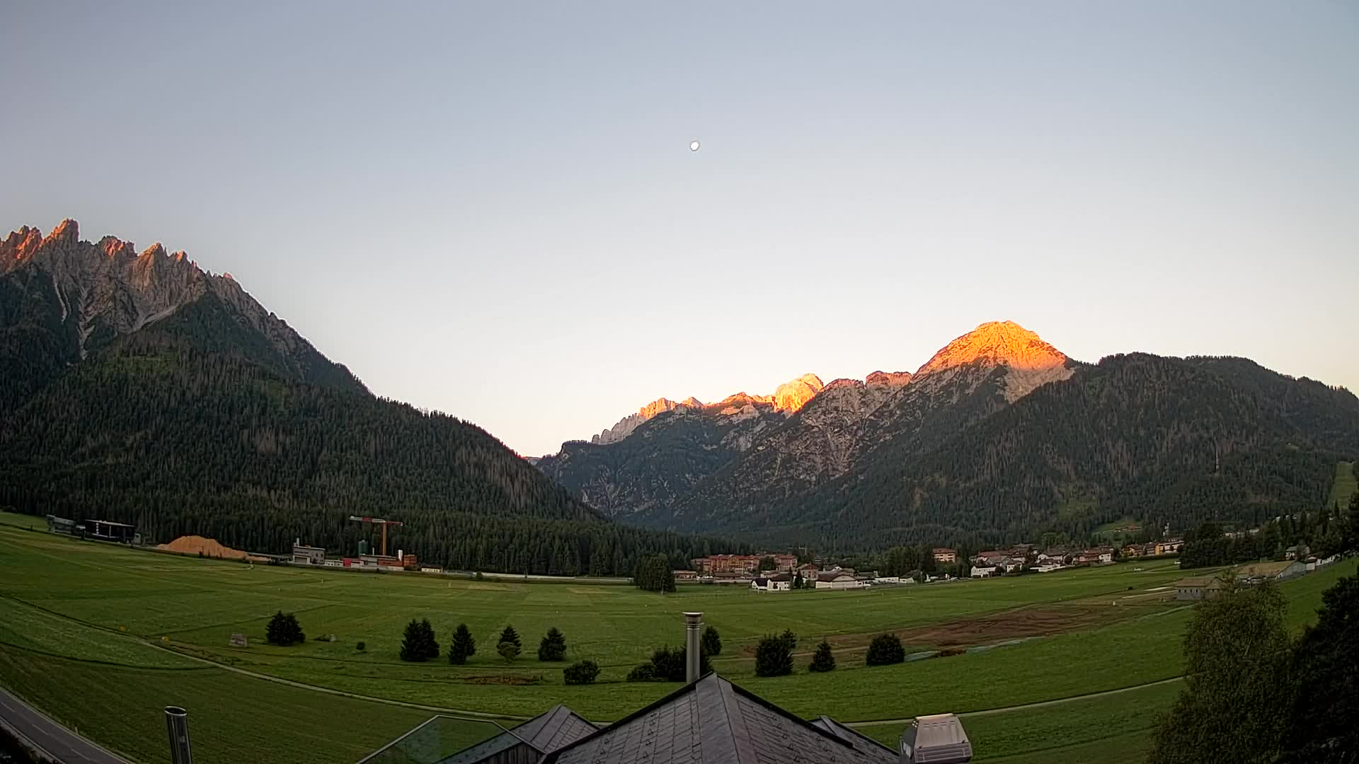 Webcam Toblach Dolomites – View from Hotel Rosengarten
