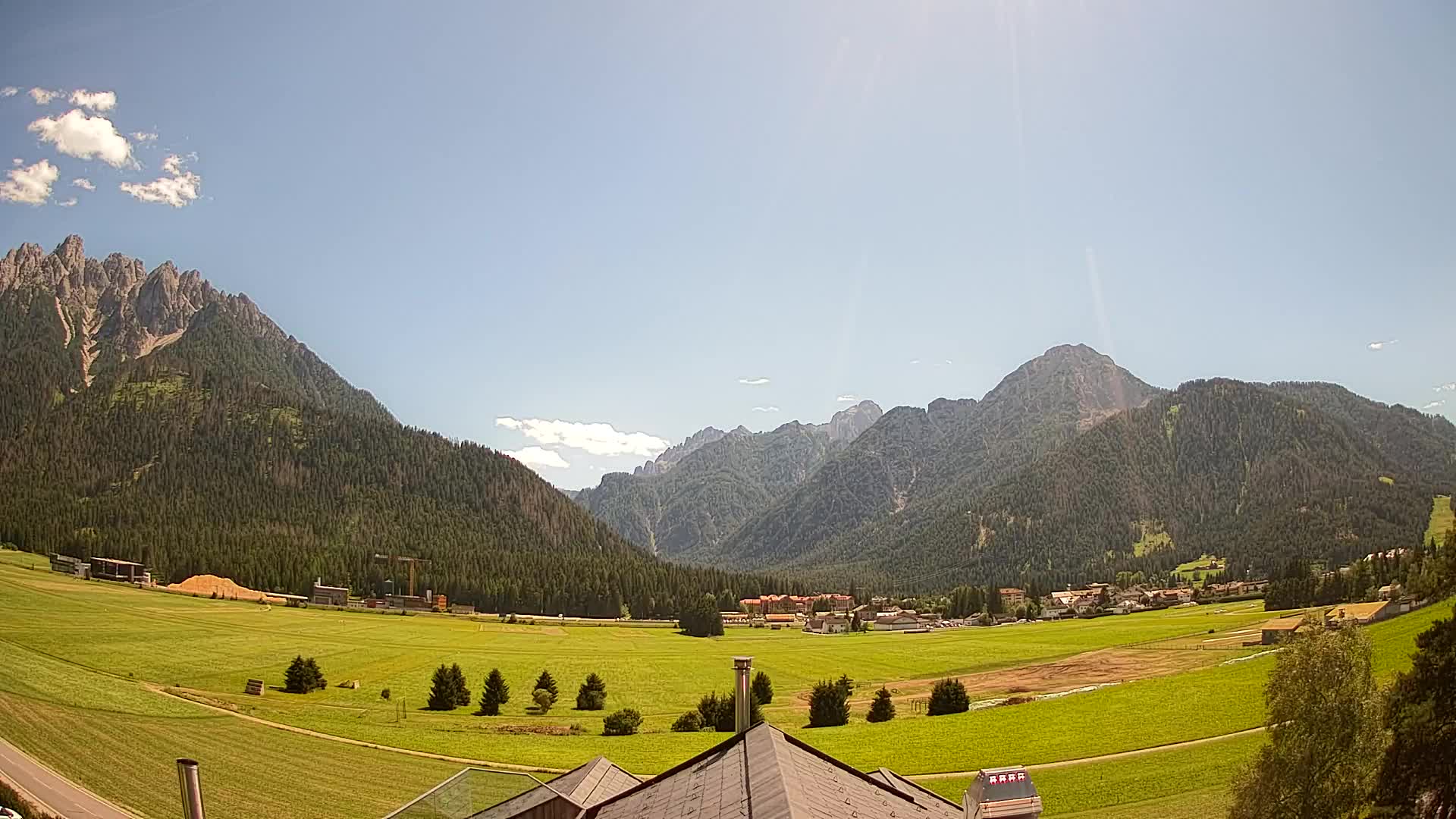 Spletna kamera Toblach Dolomiti – Pogled iz hotela Rosengarten