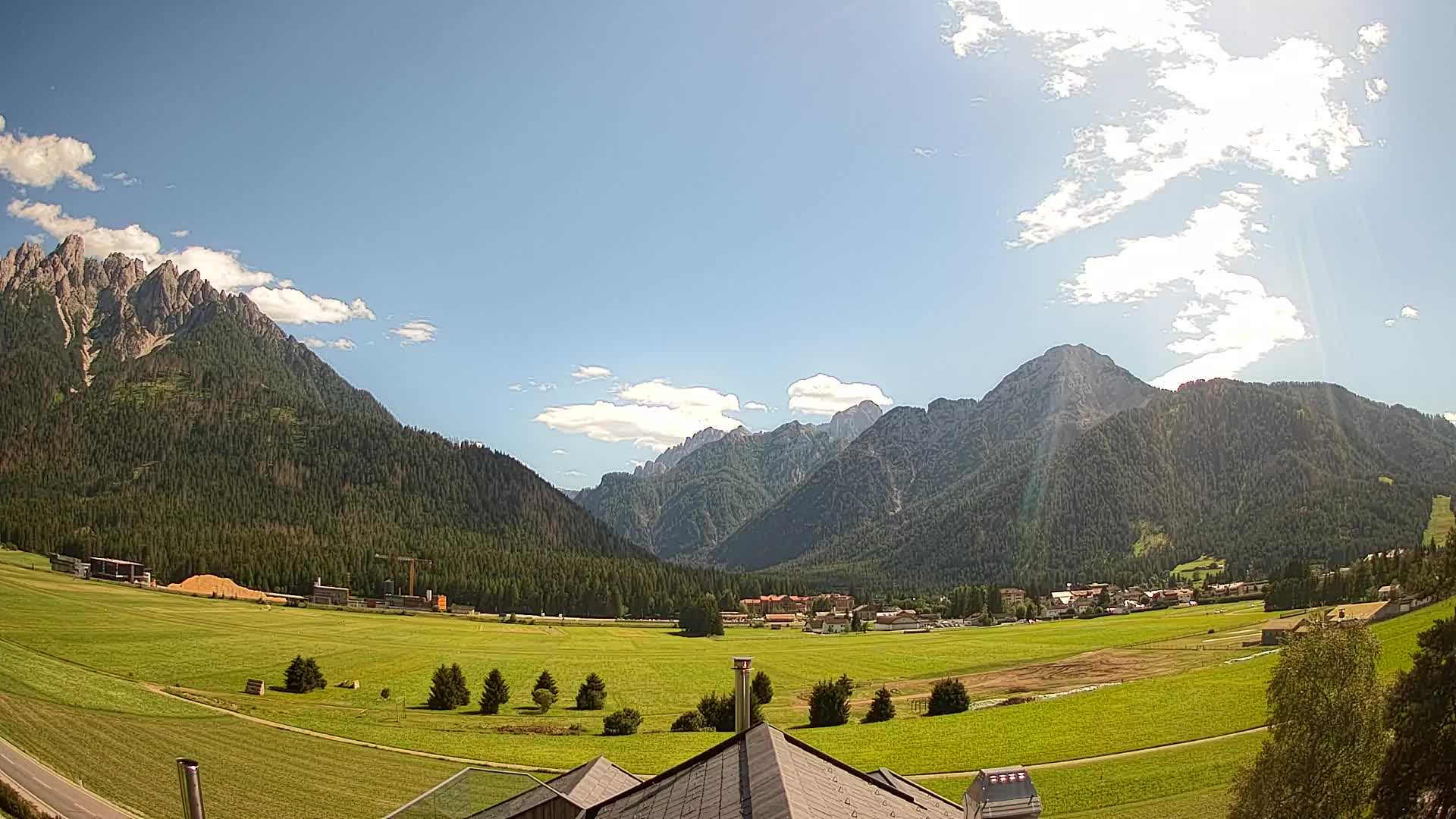 Webcam Toblach Dolomites – View from Hotel Rosengarten