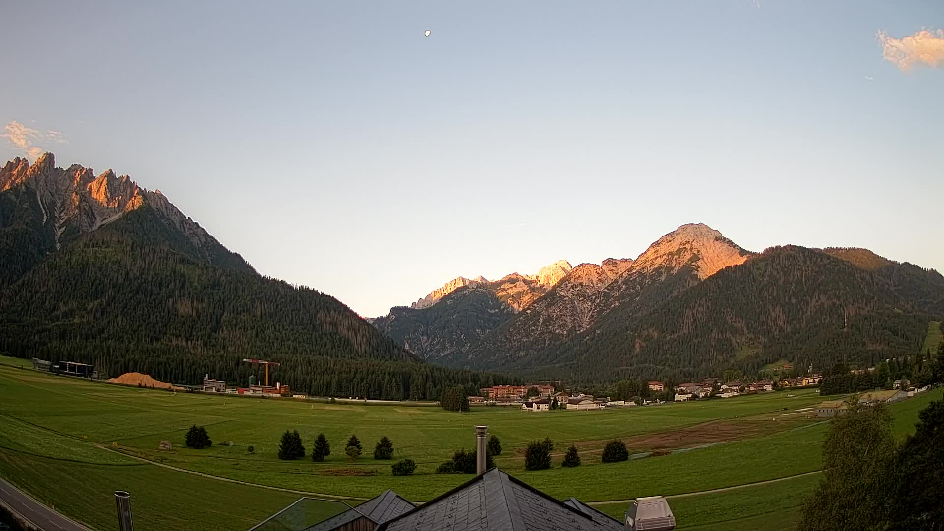 Spletna kamera Toblach Dolomiti – Pogled iz hotela Rosengarten