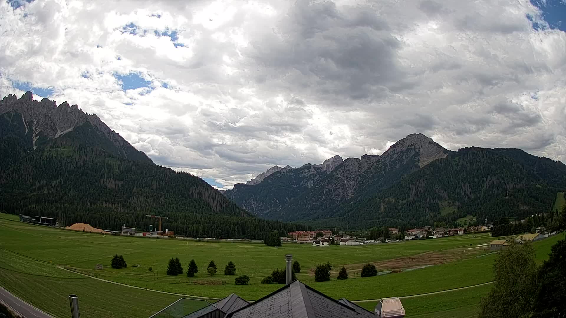 Web kamera Toblach Dolomiti – Pogled s Hotela Rosengarten