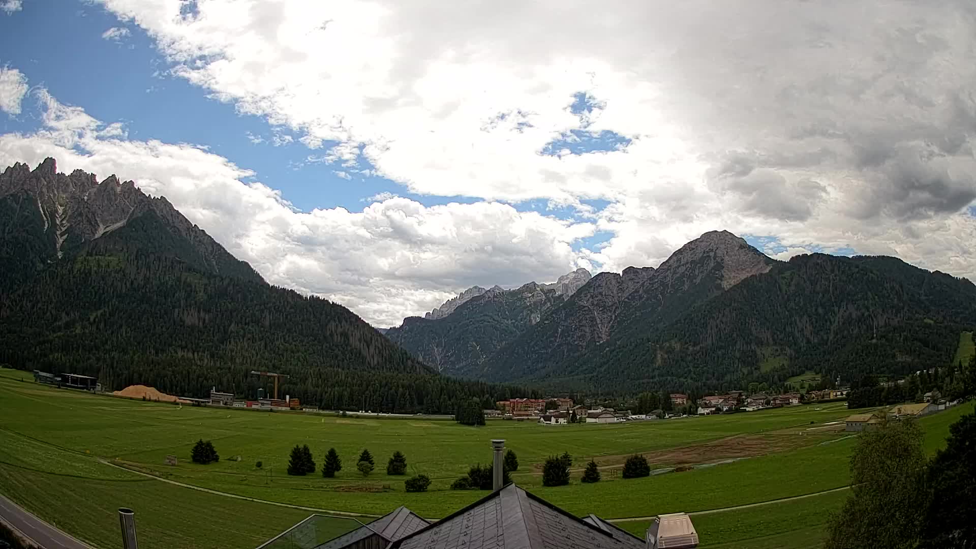 Webcam Toblach Dolomites – View from Hotel Rosengarten