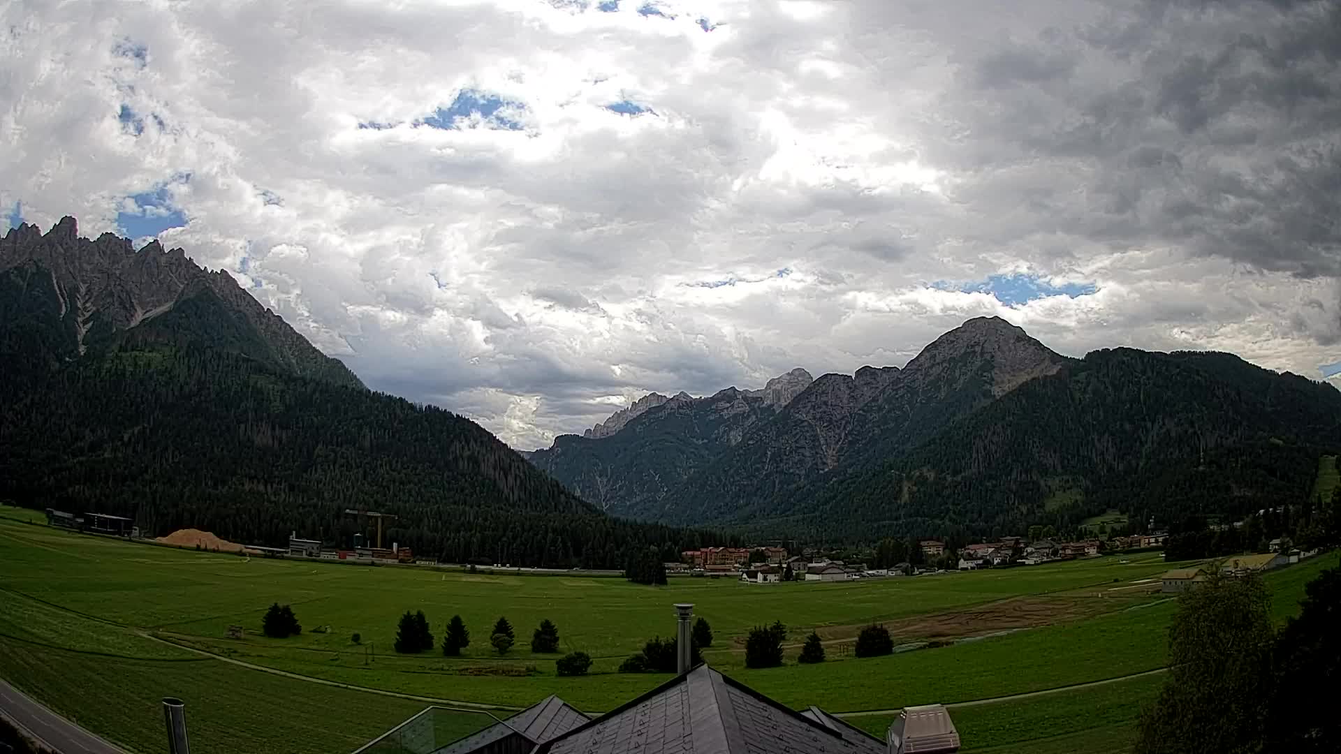 Webcam Toblach Dolomites – View from Hotel Rosengarten